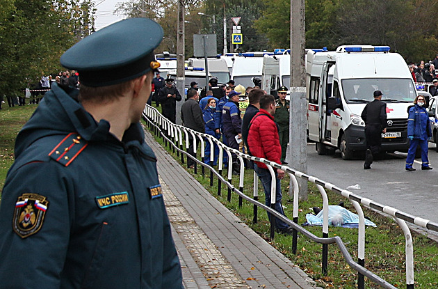 Po střelbě v ruské škole zemřelo sedmnáct lidí, útočník spáchal sebevraždu