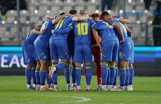 Ukrajinští fotbalisté budou navzdory nařízení vlády pokračovat v kvalifikaci ME