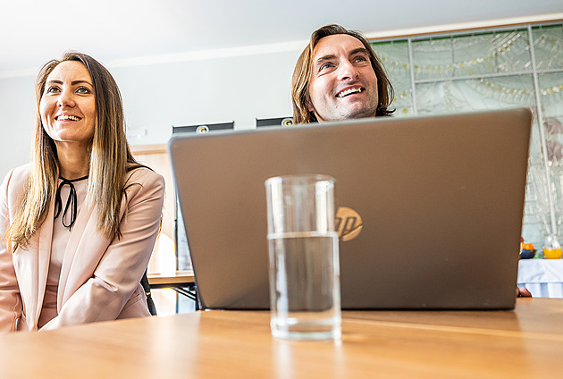 Studenti jako „rukojmí“ i plakát ANO u školy. Kdo je poslanec Doksanský
