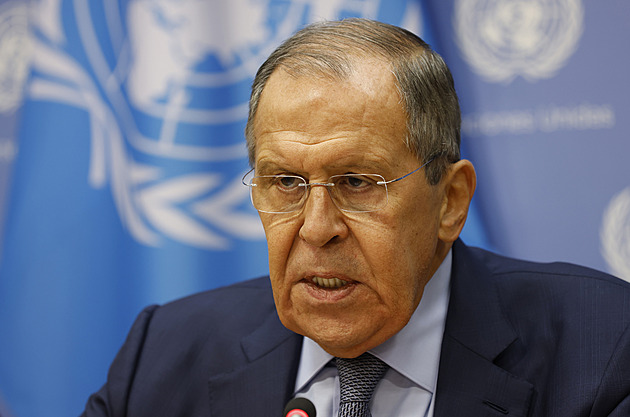 Rusko je otevřené schůzce Putina s Bidenem, řekl Lavrov