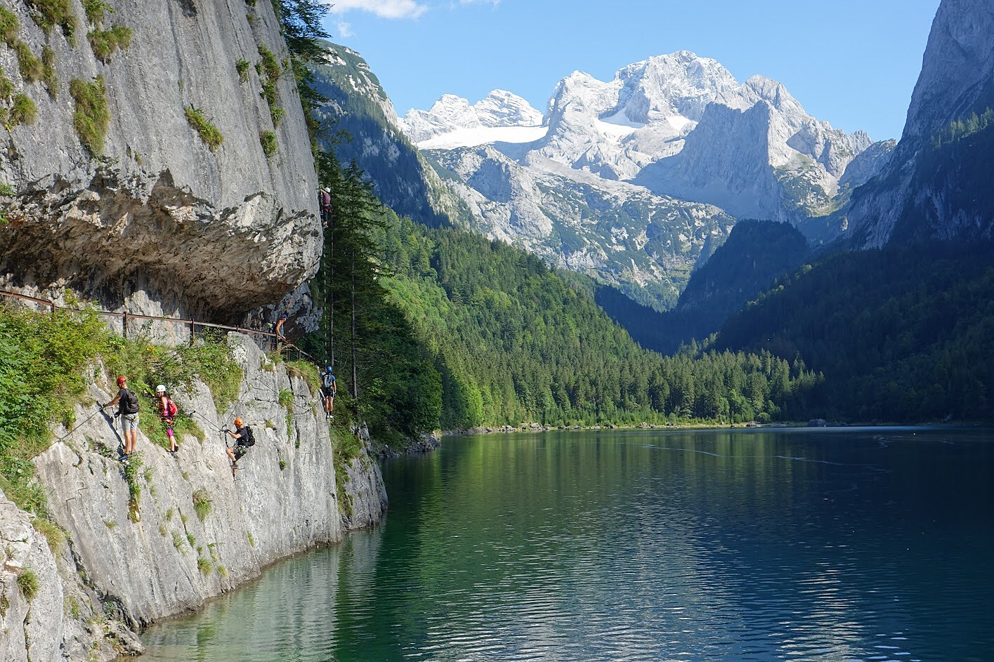 Zpestřete si Rakousko trochou adrenalinu. Ferraty u Gosau potěší i amatéry