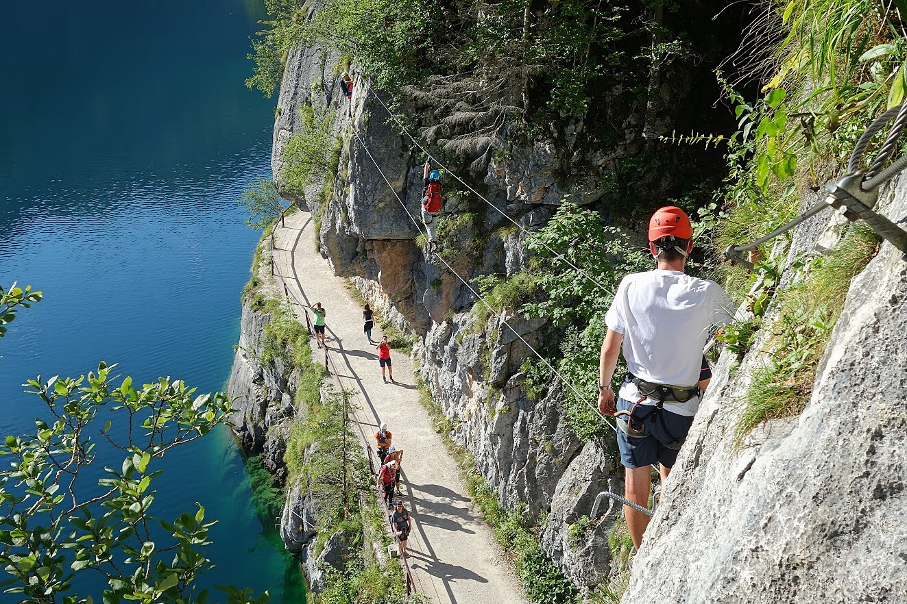 Zpestřete si Rakousko trochou adrenalinu. Ferraty u Gosau potěší i amatéry