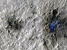 Dopady meteor na povrch planety Mars. (Snímek zveejnný 19. záí 2022)