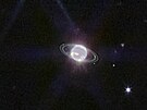 Nové snímky planety Neptun poízené teleskopem Jamese Webba a zveejnné NASA....