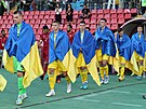 Ukrajintí fotbalisté nastupují k utkání Ligy národ proti Arménii.