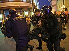 Rutí policisté v Moskv zadrují lidi, kteí pili demonstrovat proti...