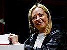 Vdkyn italské strany Brati Itálie Giorgia Meloniová v ím odevzdává hlas v...