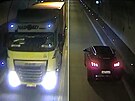 Ohro�en� v Brn�. Kamion se ��til tunelem v protism�ru, ochrann� syst�m...