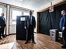 Prezident Milo Zeman v letoních komunálních volbách odvolil v Lánech. (23....