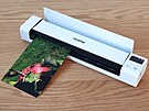 Penosný skener Brother DS-940DW a fotografie vytisklá na penosné tiskárn...