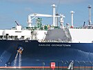 Tanker Gaslog Gergetown v nizozemském Eemshavenu