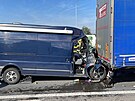 Nehoda dvou aut zablokovala provoz na Jin spojce u Zbhlic (23. 9. 2022)