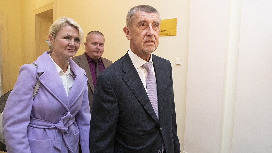 Andrej Babi s Janou Nagyovou u soudu.