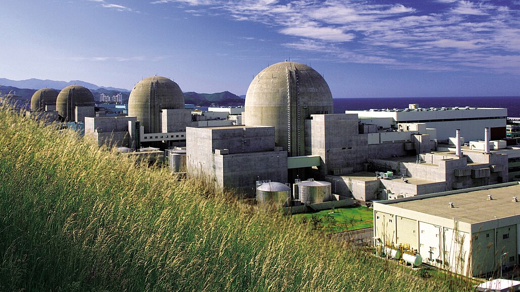 Atomová elektrárna Shin Hanul na východním pobeí Koreje