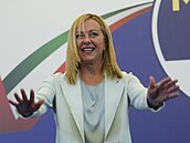 Vůdkyně krajně pravicové strany Bratři Itálie Giorgia Meloniová oslavuje...