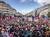 Demonstrace Česká republika na 1. místě s názvem Nenásilná revoluce v Praze....