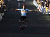 SPLNĚNÝ SEN. Belgický cyklista Remco Evenepoel vítězí v silničním závodě na...
