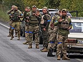 Ukrajinští vojáci na cestě k frontové linii. (13. září 2022)