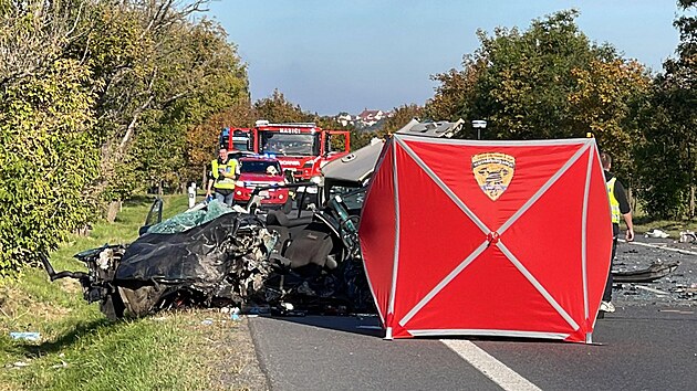 Nehoda osobního a nákladního automobilu u Mělníka (29. září 2022)