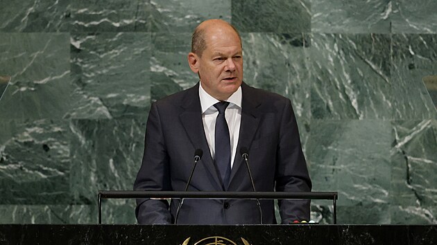 Nmeck kancl Olaf Scholz pi projevu ped Valnm shromdnm OSN. (20. z 2022)