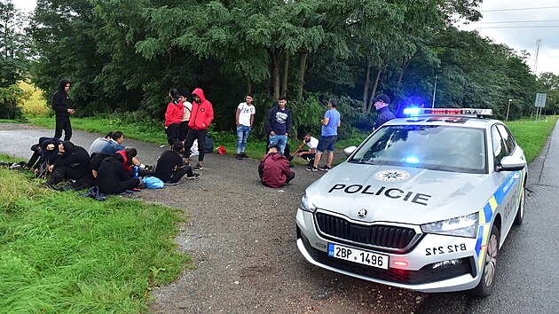 Policie na Hodonnsku zadrela skupinu 22 migrant. (15. z 2022)