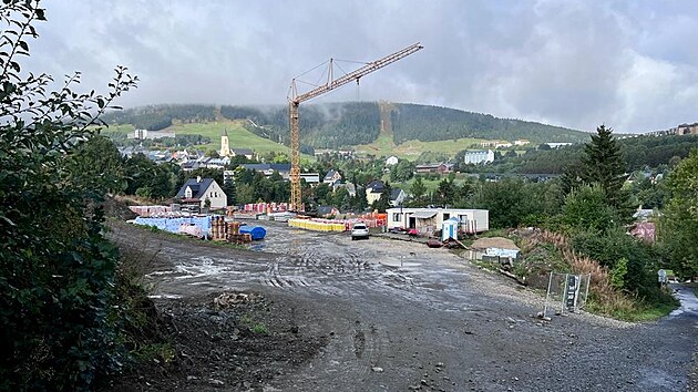 Loučná pod Klínovcem je druhé nejmenší město v Česku. Zažívá stavitelský boom.
