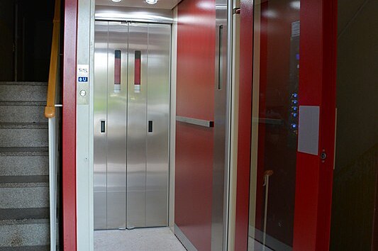 Výtahy mohou mít i čtyřpodlažní domy