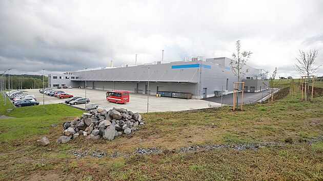 Ve Fr�dlantu vyrostla nov� fabrika.
