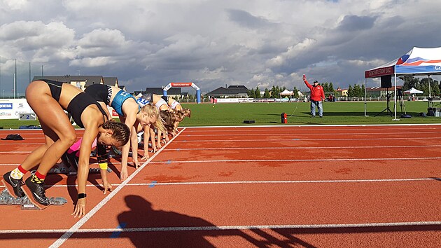 Atletick mtink na poest Ztopkovch v Nehvizdech.