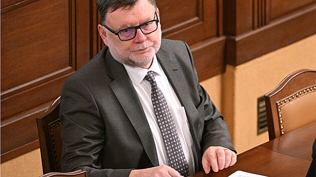 Ministr financí Zbyněk Stanjira ve Sněmovně při jednání o novele státního rozpočtu na letošní rok