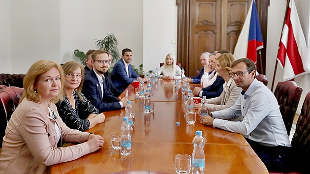 Na brněnském magistrátu se v neděli konalo jednání představitelů všech stran, které se dostaly do nového zastupitelstva.
