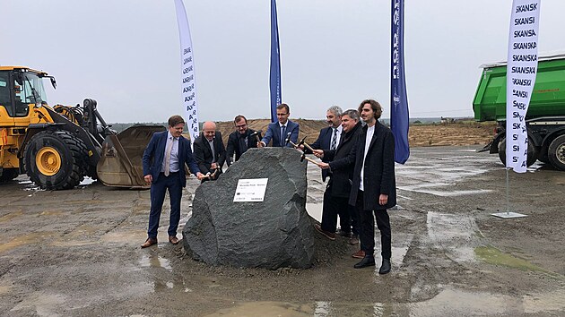 Společnost Skanska zahájila práce na novém čtyřkilometrovém úseku dálnice D55 mezi Moravským Pískem a Bzencem na Hodonínsku.