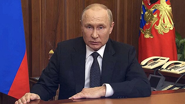 Snmek z videa, na kterm rusk prezident Vladimir Putin pronesl projev vnovan vlce na Ukrajin. (21. z 2022)