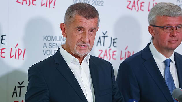 Andrej Babiš hovoří na tiskové konferenci ve štábu hnutí ANO (24. září 2022)