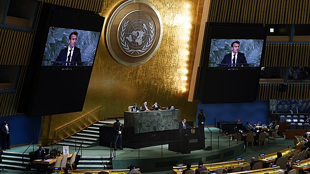 Francouzsk prezident Emmanuel Macron promlouv na 77. zasedn Valnho shromdn OSN. (20. z 2022)