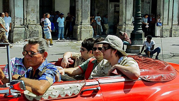 Manic Street Preachers během prohlídky Havany (17. února 2001)