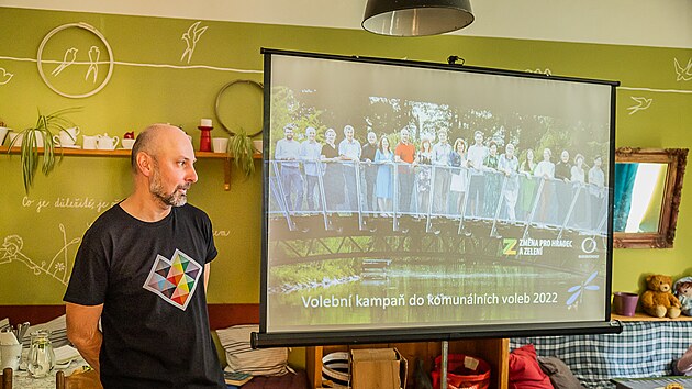 L�dr Zm�ny a Zelen�ch v Hradci Kr�lov� Adam Z�ruba p�i �ek�n� na v�sledky komun�ln�ch voleb (24. 9. 2022)