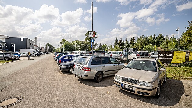 Na hradeckm Praskm Pedmst by ml vyrst polyfunkn dm zdravotnick pe a parkovac dm s kapacitou tm 700 aut. (25. 8. 2022)