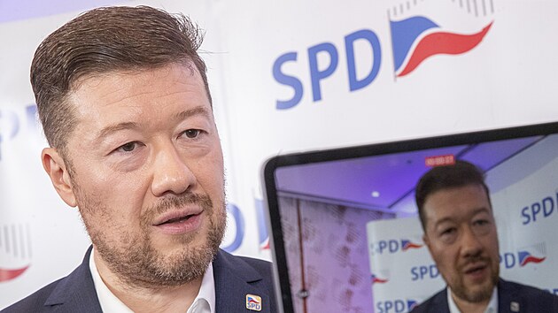 P�edseda SPD Tomio Okamura ve volebn�m �t�bu hnut� (24. z��� 2022)