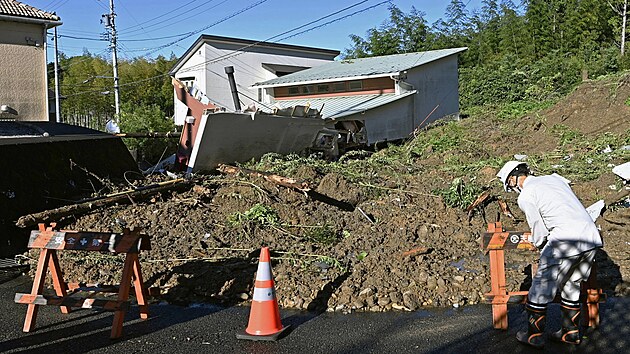 Následky tajfunu Talas. Sesuv půdy poškodil obytnou oblast v prefektuře Šizuoka ve středním Japonsku. (24. září 2022)