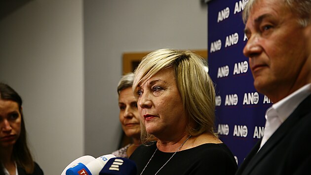 Alena Schillerov komentuje vsledek v brnnskch volbch, kdy v sobotu veer (24. z) dorazila do volebnho tbu ANO.