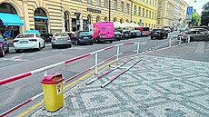 Místo, kde málem do�lo ke st�etu chodky� s vozidlem.