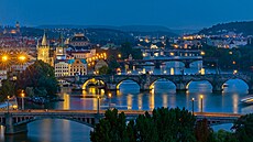 Co by byla Praha bez svých ikonických most! Vedle neopakovatelných zaoblených...