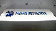 Logo společnosti Nord Stream na hlavním sídle firmy ve švýcarském Zugu (1....