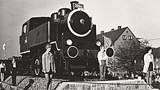 Fotografie ze slavnostního odhalení parní lokomotivy v roce 1972 pi stém...