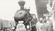 Fotografie ze slavnostního odhalení parní lokomotivy v roce 1972 pi stém...