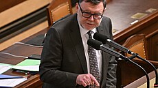 Ministr financí Zbyněk Stanjira ve Sněmovně při jednání o novele státního...