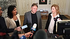 Brnu od roku 2022 vládnou v iroké koalici mimo jiné ODS (vpravo primátorka Markéta Vaková) a ANO (vlevo námstek René erný).
