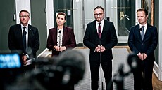 Dánský ministr obrany Morten Boedskov (vlevo), premiérka Mette Frederiksenová,... | na serveru Lidovky.cz | aktuální zprávy