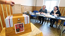 Komunální volby začaly i v Přebuzi na Sokolovsku, nejmenším městě ČR, kde...